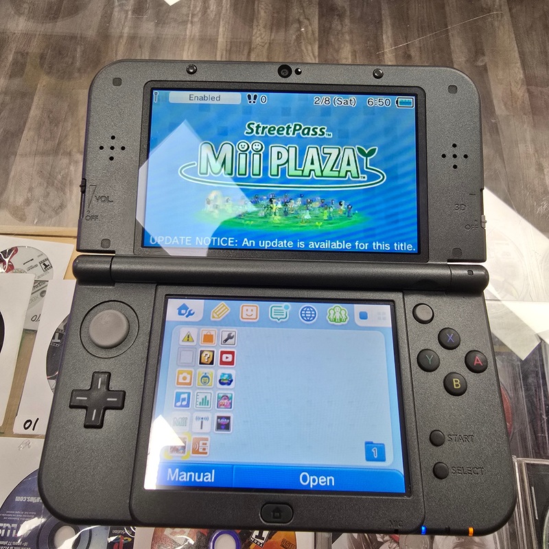 “New” Nintendo 3DS XL Handheld System With Charger